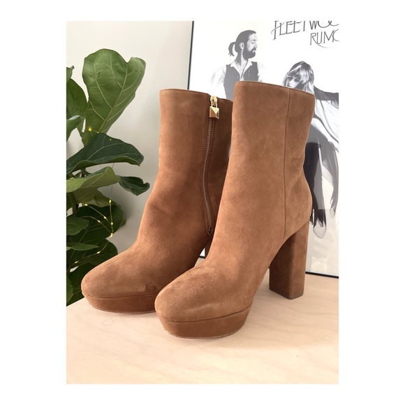 $129 MICHAEL KORS FRENCHIE PLATFORM BOOTS - Picture 1 of 6